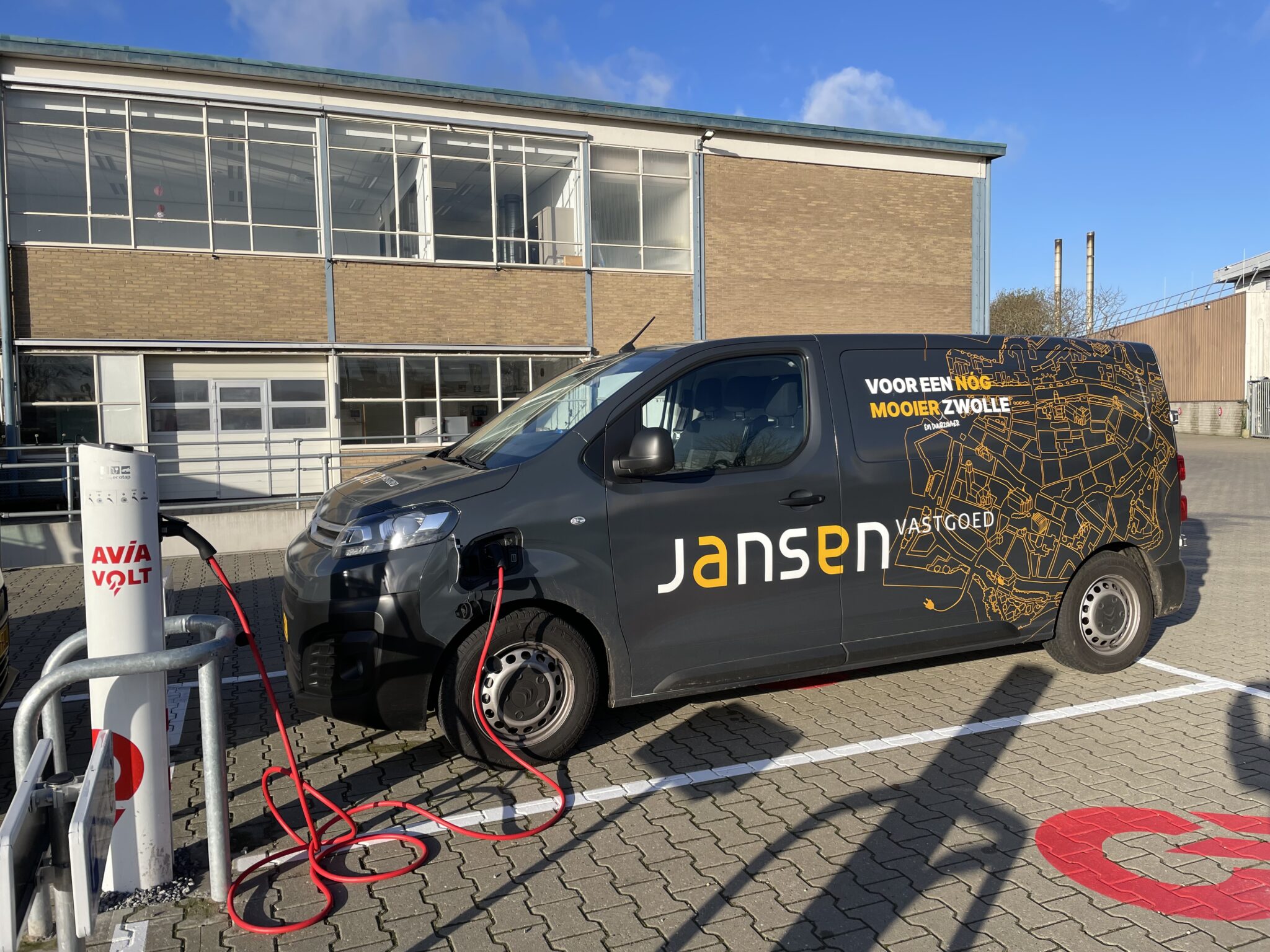 Jansen Vastgoed kiest voor 100% elektrische werkbussen
